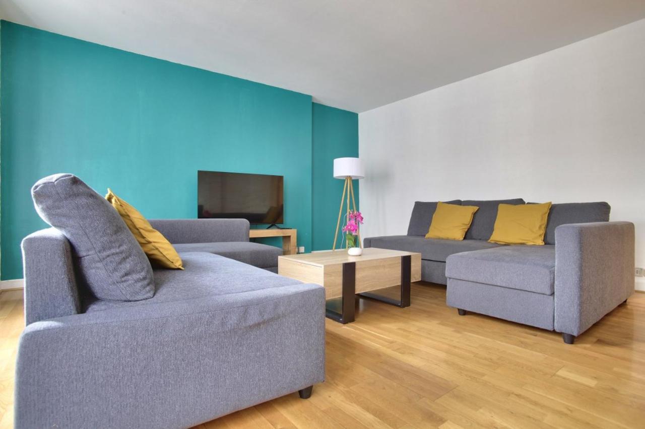 2 Bedrooms Tour Eiffel Breteuil Paris Exteriör bild