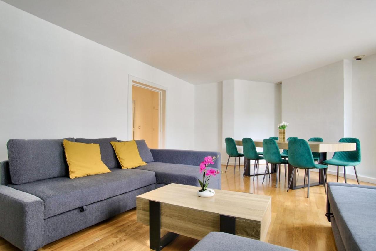 2 Bedrooms Tour Eiffel Breteuil Paris Exteriör bild
