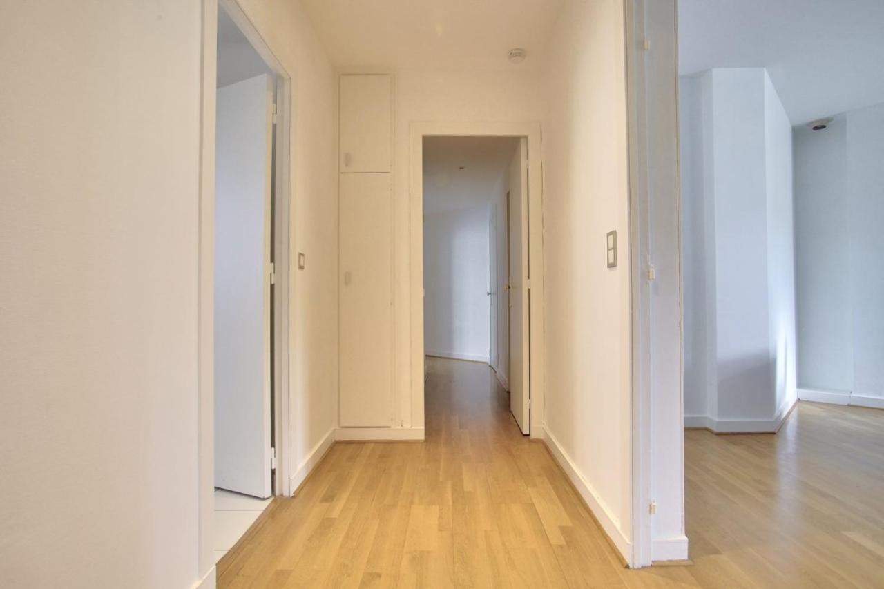 2 Bedrooms Tour Eiffel Breteuil Paris Exteriör bild