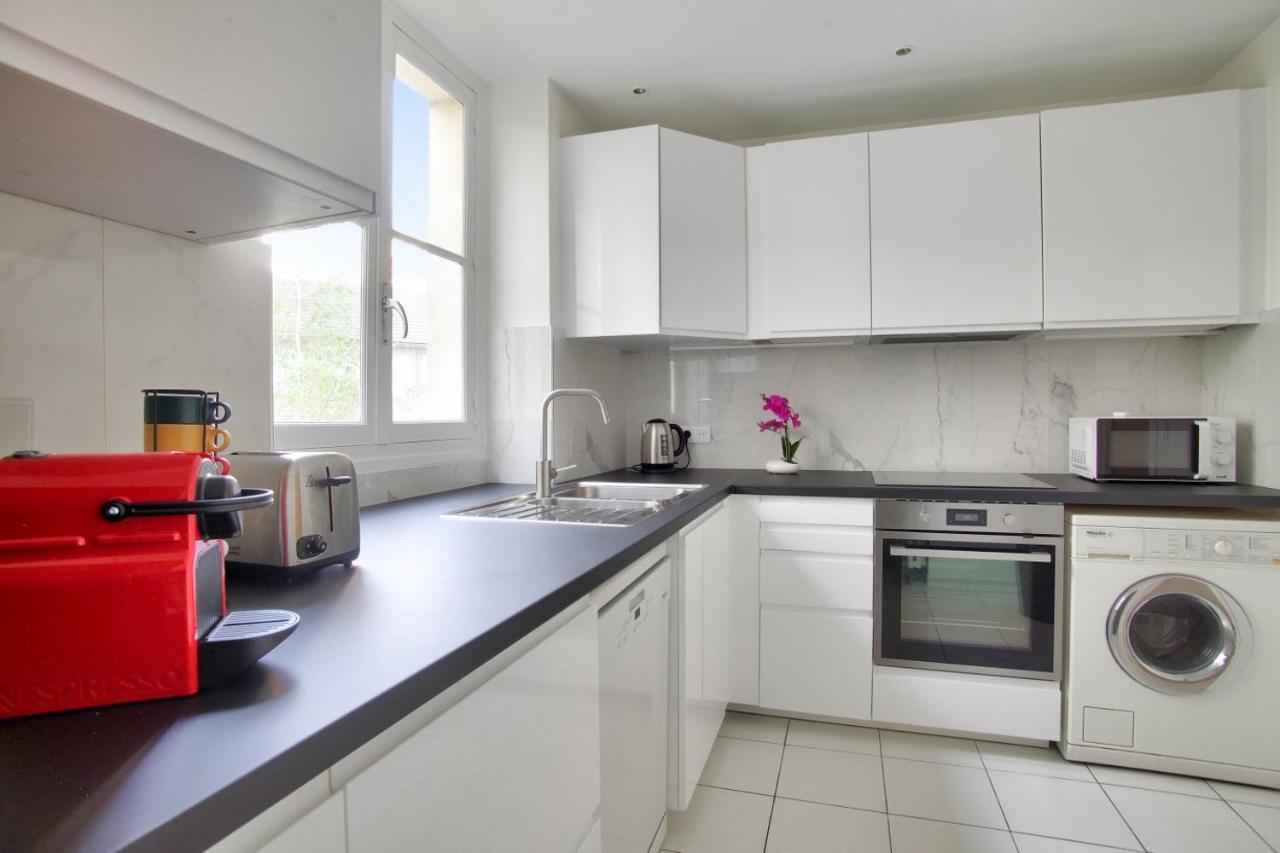 2 Bedrooms Tour Eiffel Breteuil Paris Exteriör bild