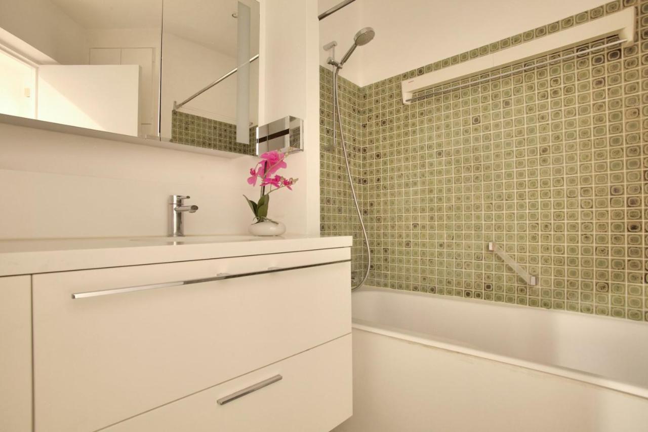 2 Bedrooms Tour Eiffel Breteuil Paris Exteriör bild