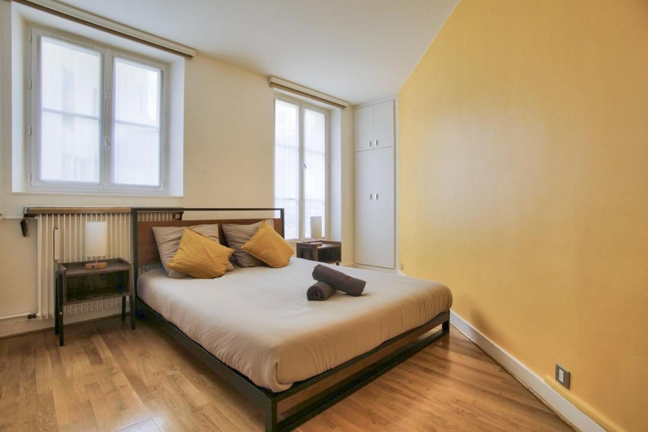 2 Bedrooms Tour Eiffel Breteuil Paris Exteriör bild